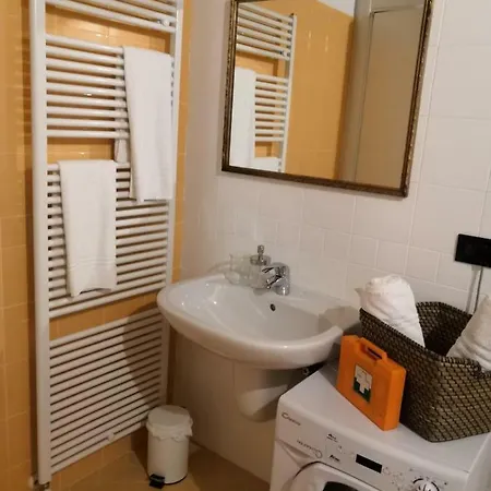 Pool Free Parking Near *