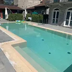 Pool Free Parking Near * Bellagio