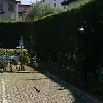 Pool Free Parking Near